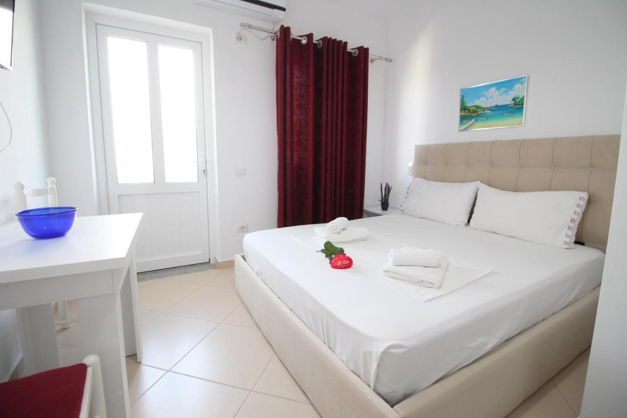 Emerald Inn Ksamil Buitenkant foto