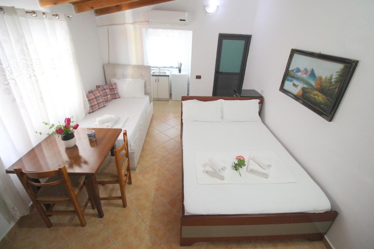 Emerald Inn Ksamil Buitenkant foto