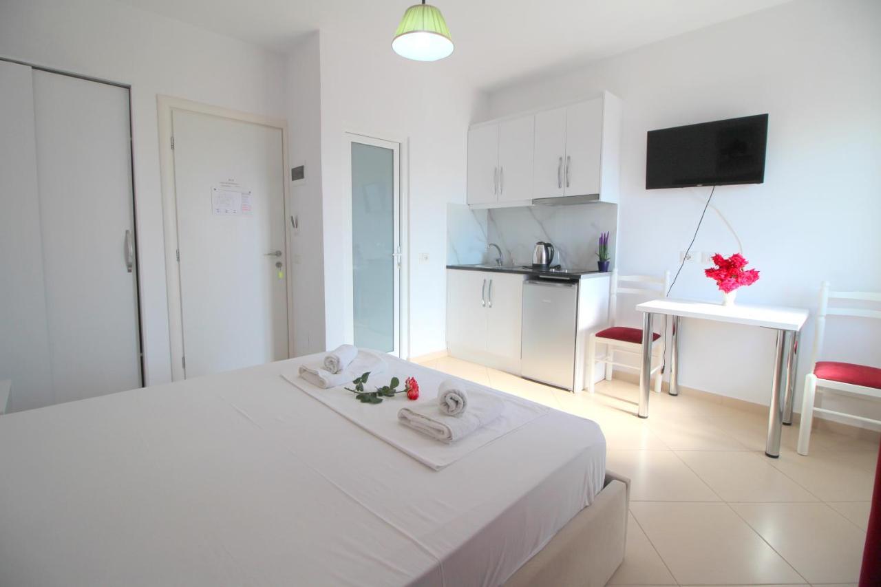 Emerald Inn Ksamil Buitenkant foto