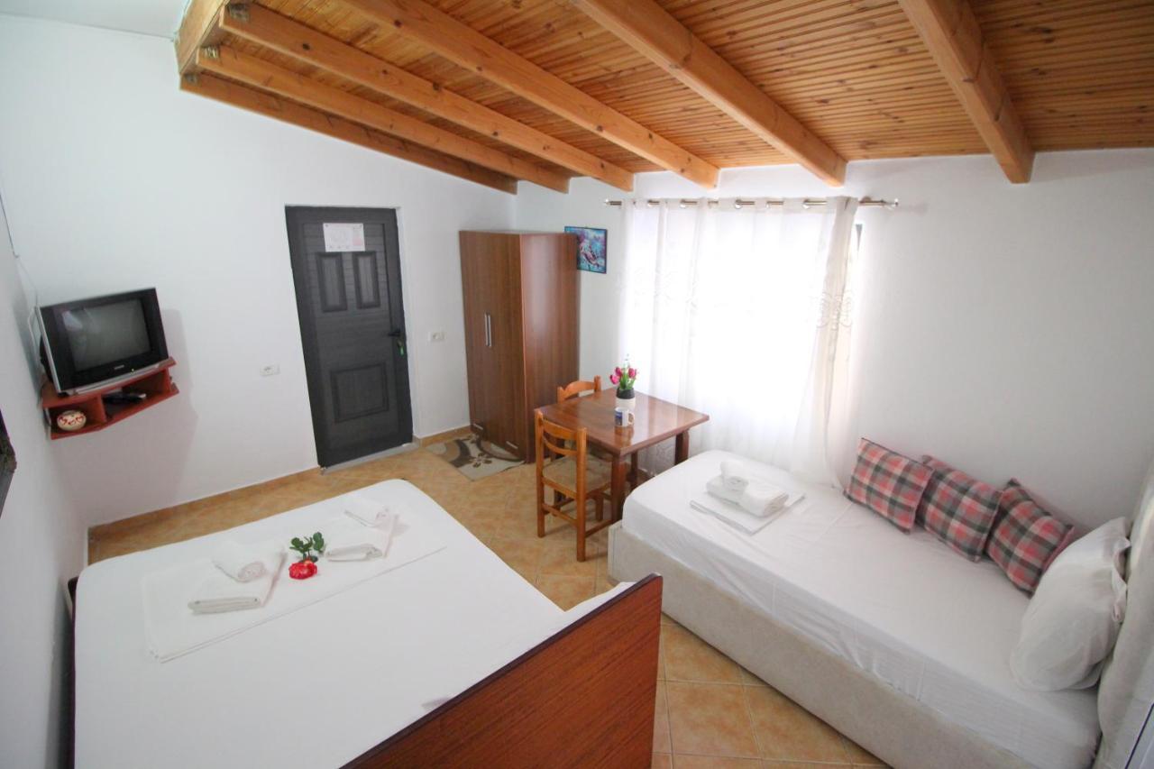 Emerald Inn Ksamil Buitenkant foto